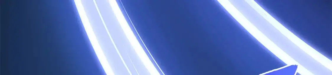 484100