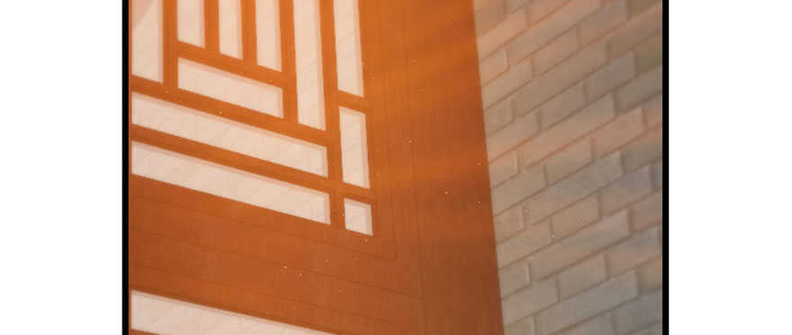825