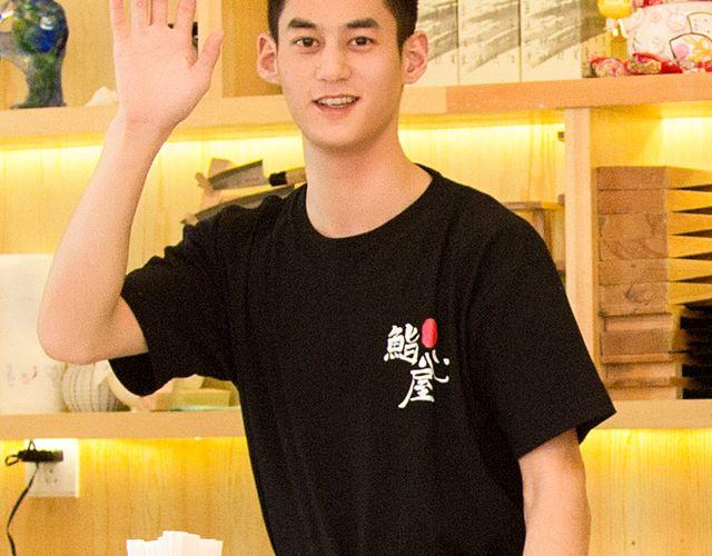王炎：“快来吃寿司吧^^”26