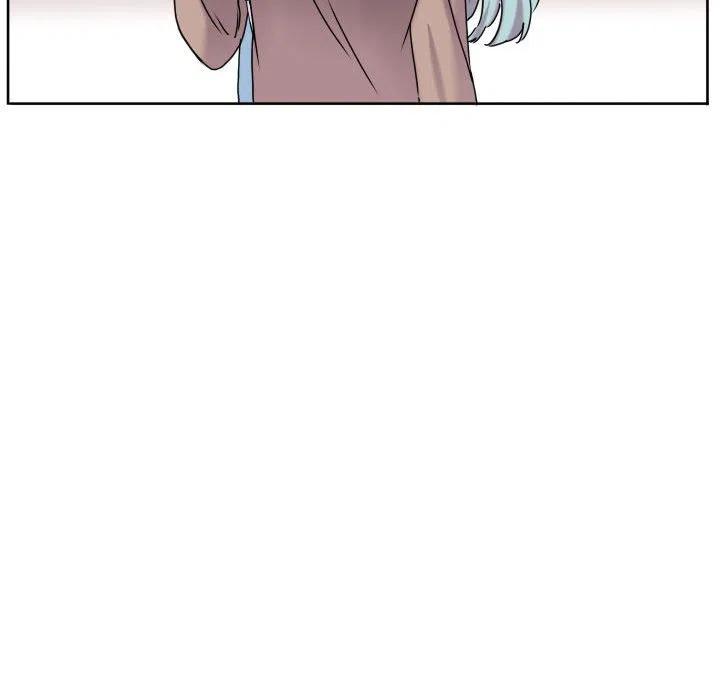 735