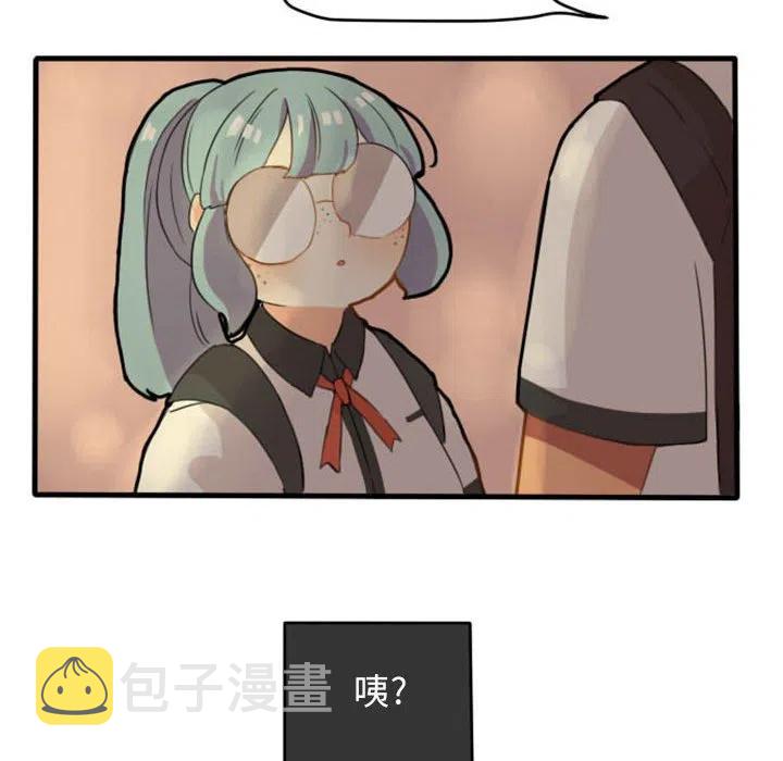 735