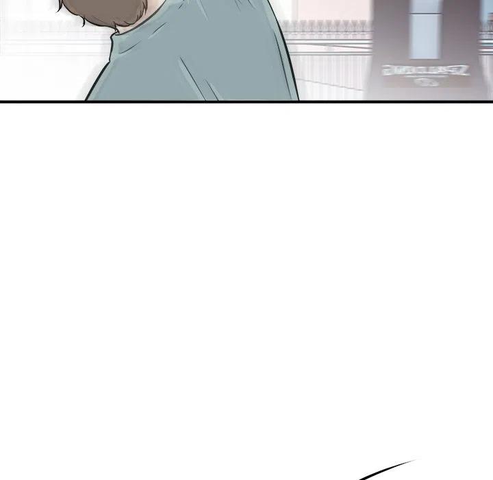 735