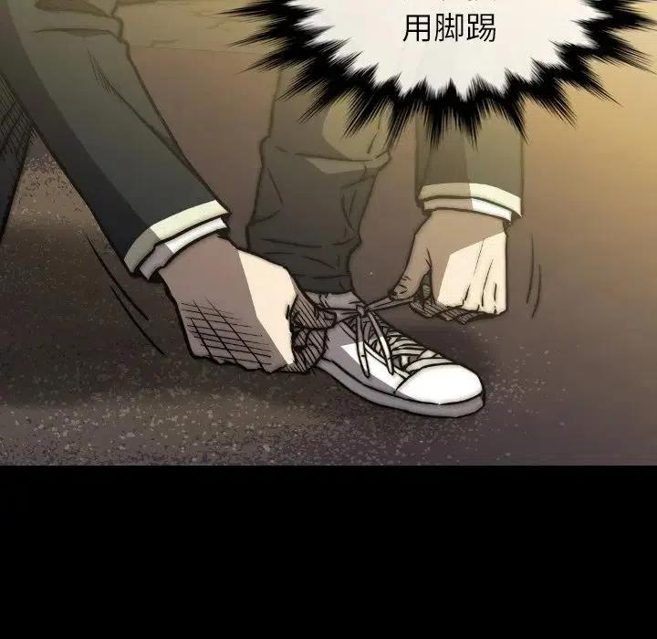 39121