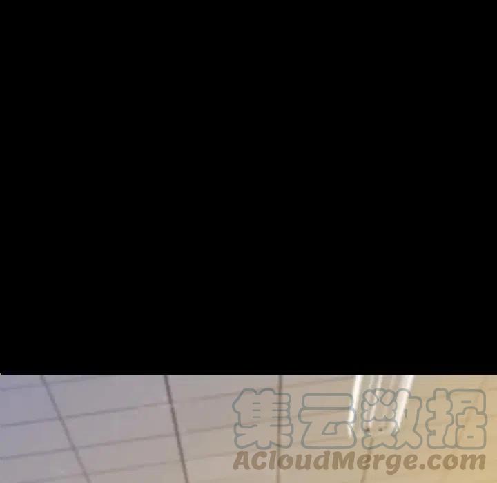 596
